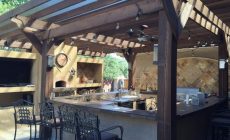 7 Essential Must-Have Outdoor Kitchen Components
